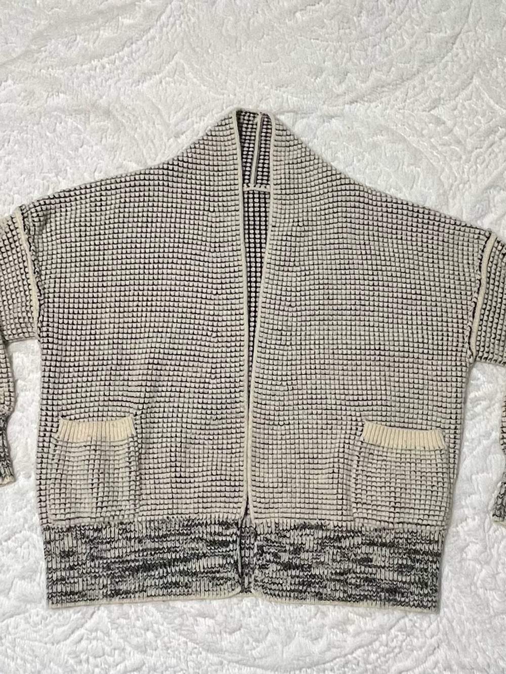 Open-Front Women's Two-Tone Cardigan Sweater - Cream & Black Size Large